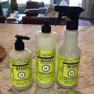 Mrs Meyer’s cleaning kit